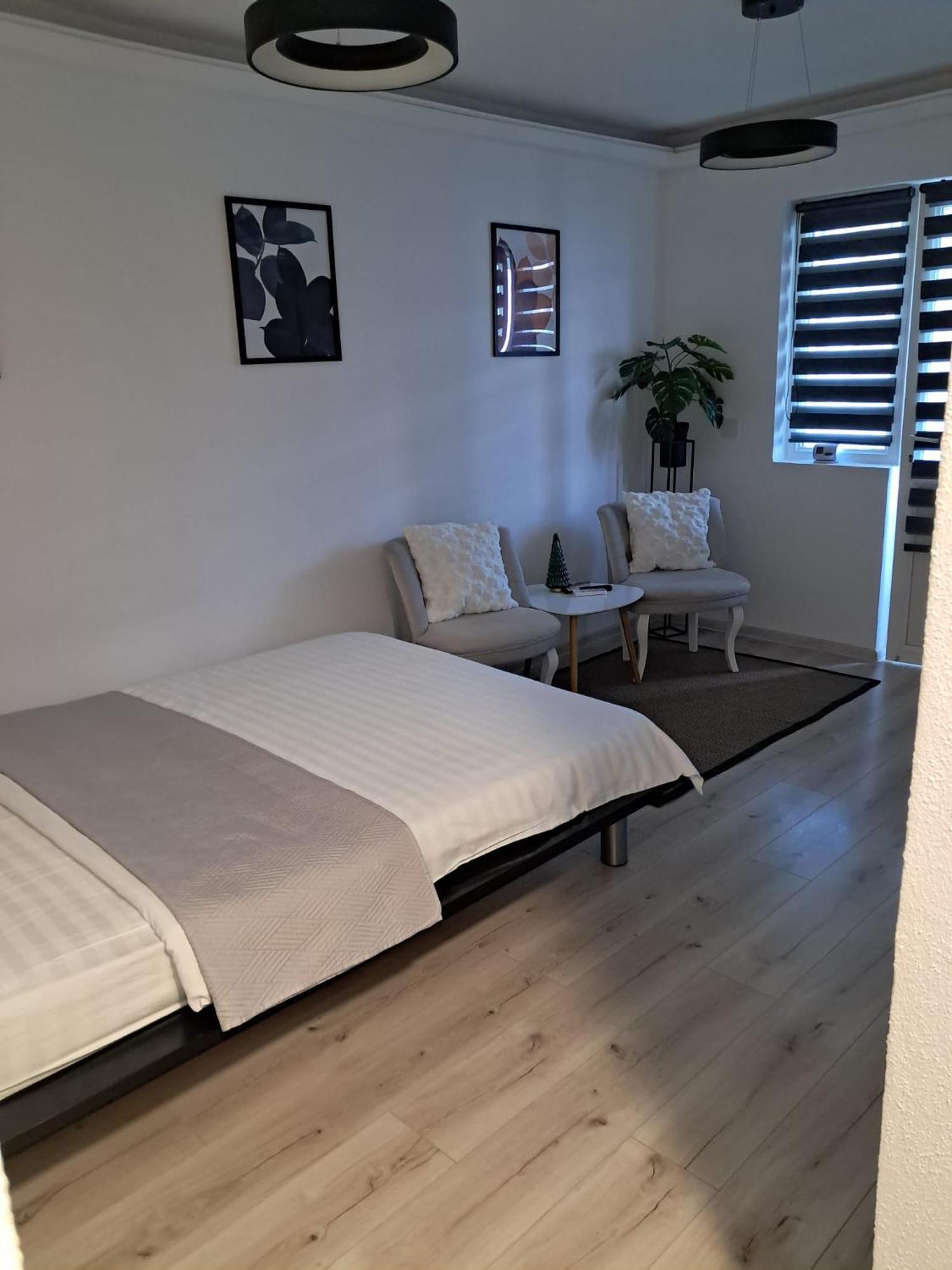 Radu'S Room 쿠티에데아게스 외부 사진